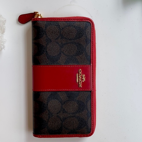 Coach Wallet - Picture 1 of 3